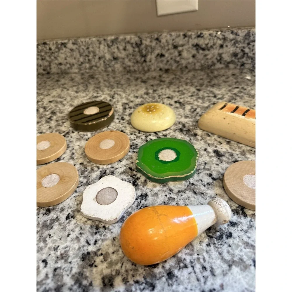 Vintage Lot Of Play Food. Lot Of‎ 10 various pieces made of wood